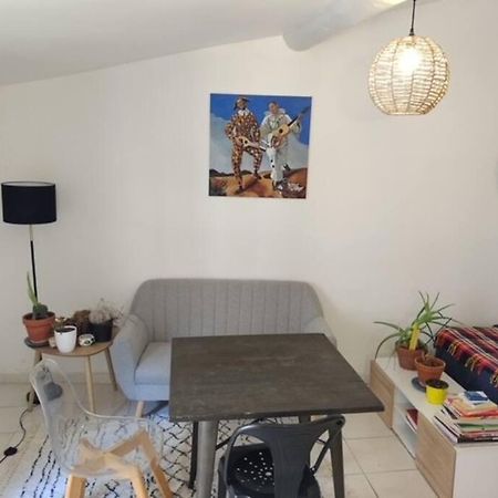 Le Studio De L'Artiste. آرْلْ المظهر الخارجي الصورة